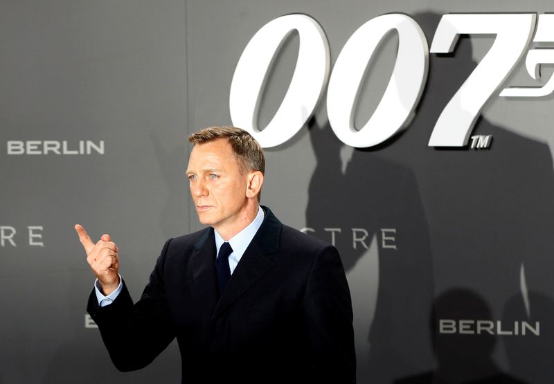 Ator Daniel Craig posa em Berlim