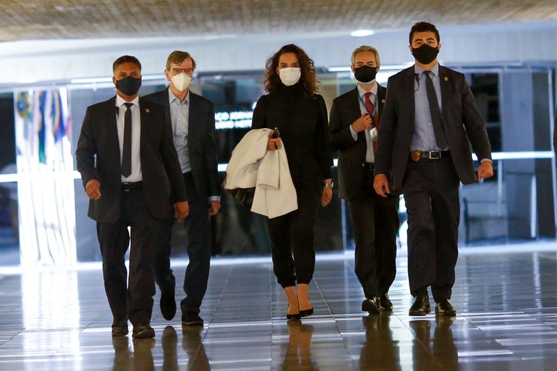 Infectologista Luana Araújo chega ao Senado para depor à CPI da Covid Infectologista Luana Araújo chega ao Senado para depor à CPI da Covid