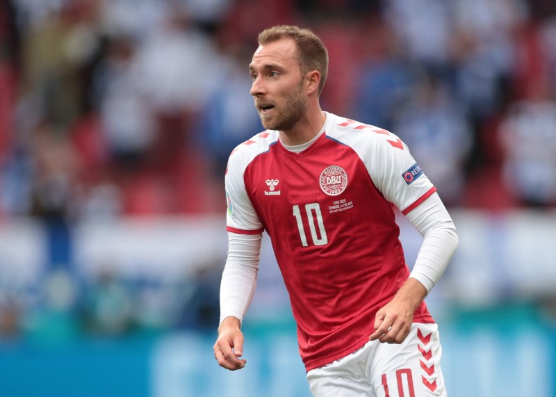 Christian Eriksen durante partida entre Dinamarca e Finlândia pela Eurocopa