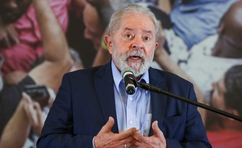 Ex-presidente Luiz Inácio Lula da Silva dá entrevista coletiva