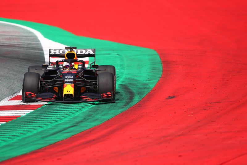 Max Verstappen, da Red Bull, durante treino para o GP da Estíria de F1