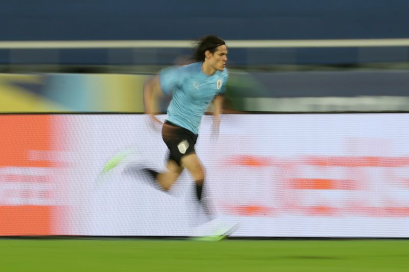 Edinson Cavani durante partida entre Uruguai e Paraguai pela Copa América, no Rio de Janeiro