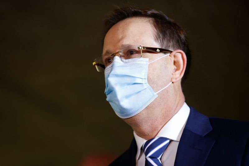 Empresário Carlos Wizard chega ao Congresso