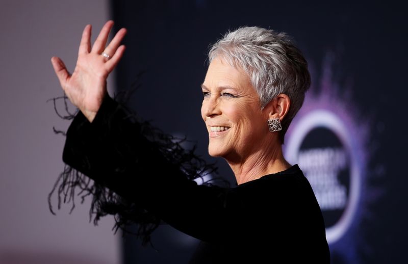 Jamie Lee Curtis chega para American Music Awards, em Los Angeles, Califónia