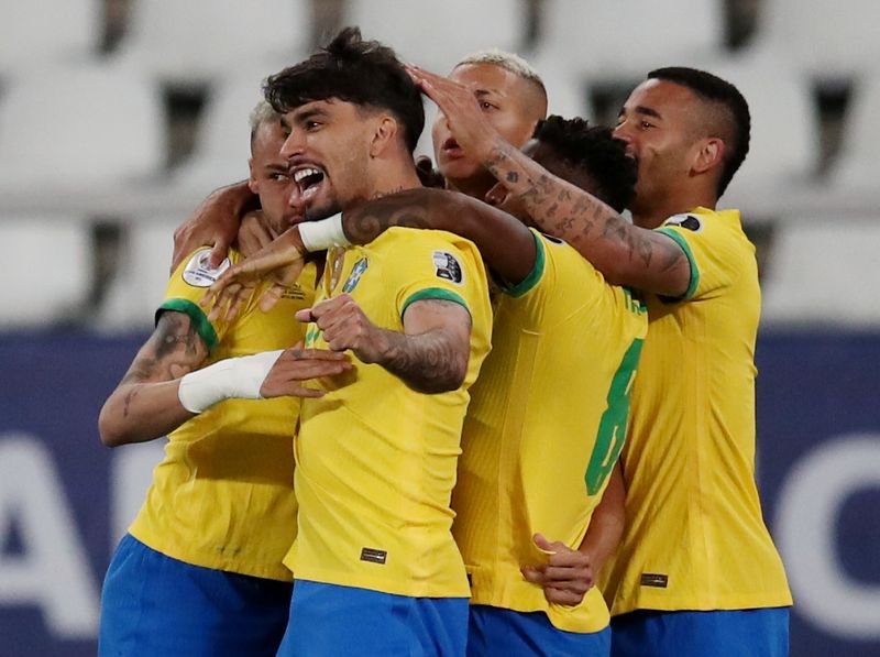 Lucas Paquetá comemora gol do Brasil
