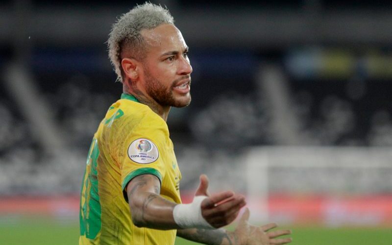 Neymar em partida do Brasil contra o Peru na Copa América