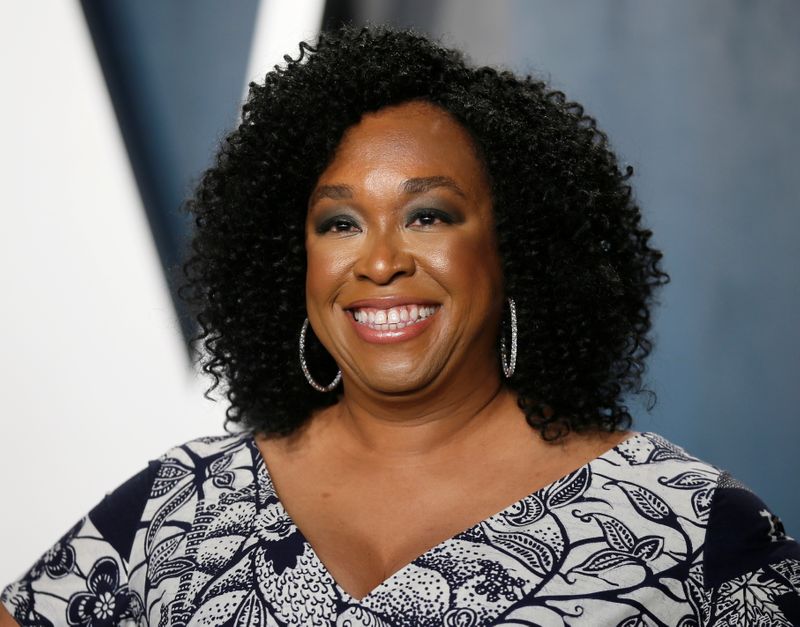 Shonda Rhimes em festa da Vanity Fair em Beverly Hills em Los Angeles