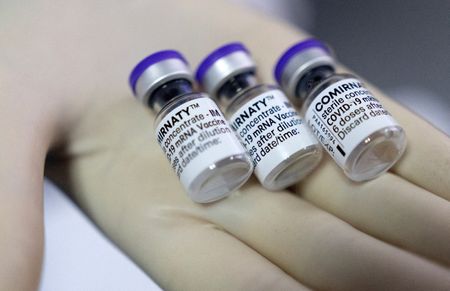Frascos com imunizante da Pfizer/BionTech contra a Covid-19