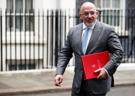 Secretário da Educação do Reino Unido, Nadhim Zahawi, do lado de fora da residência oficial do primeiro-ministro em Londres