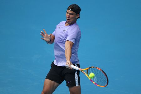 Rafael Nadal durante sessão de treino em Melbourne, na Austrália