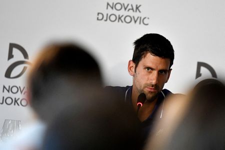 Novak Djokovic durante entrevista coletiva em Belgrado