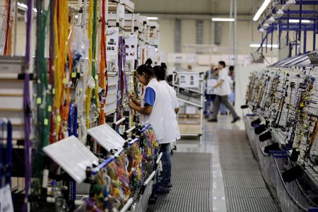 Indústria do Brasil tem 6ª queda seguida em novembro