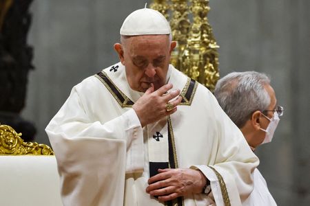 Papa Francisco durante missa da Festa da Epifania do Senhor no Vaticano