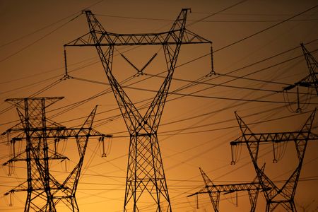 Linhas de transmissão de energia perto de Brasília (DF)