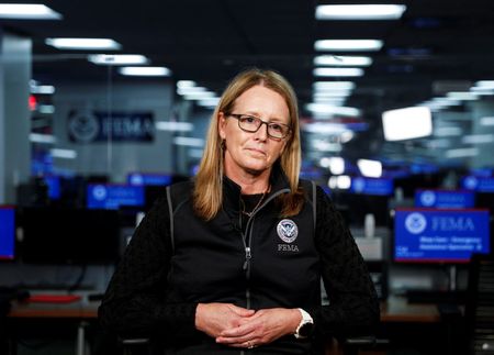 Deanne Criswell,  da Agência Federal de gerenciamento de emergência