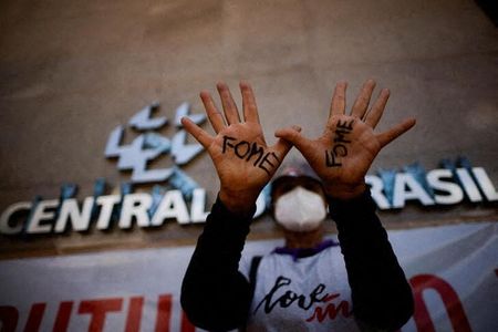Manifestação em frente ao Banco Central, em Brasília, para pressionar o governo a liberar reajustes salariais