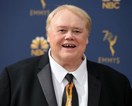 Ator vencedor do Emmy Louie Anderson morre aos 68 anos