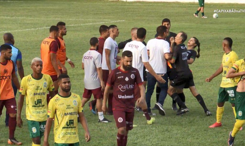 tecnico-agride-arbitra