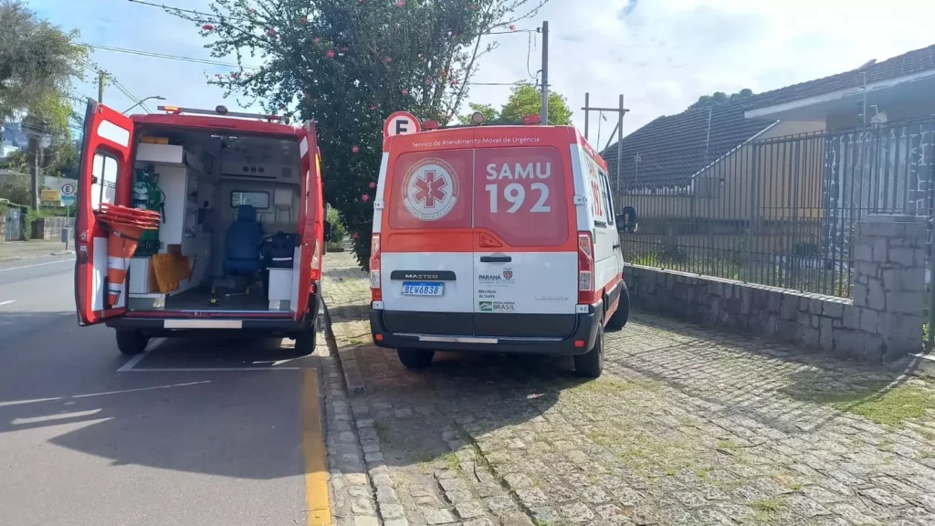 trabalhador telhado água verde