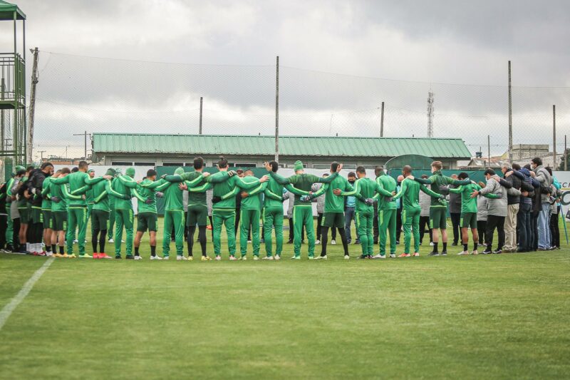 treino-coritiba-e1625435672487
