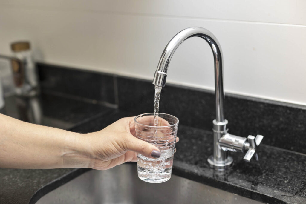uso_racional_agua_deve_ser_priorizada_para_beber_alimentacao_e_higiene_pessoal uso_racional_agua_deve_ser_priorizada_para_beber_alimentacao_e_higiene_pessoal