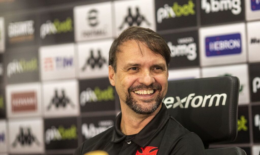 vasco-apresenta-mauricio-souza