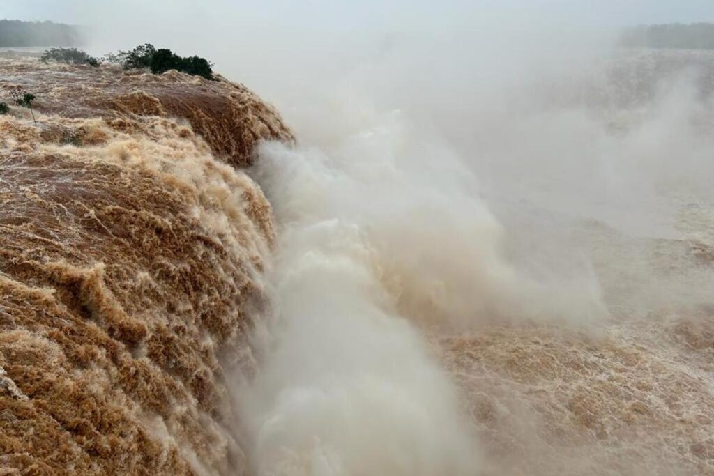 vazao-cataratas-do-iguacu-1-1 vazao-cataratas-do-iguacu
