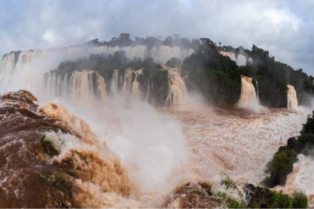vazao-cataratas-do-iguacu-quatro-vezes-maior vazao-cataratas-do-iguacu-quatro-vezes-maior