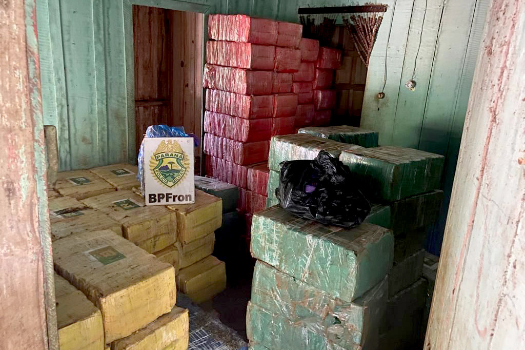 BPFRON apreende mais de três toneladas de drogas em Diamante D’Oeste –