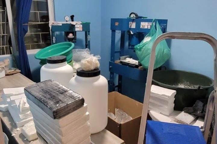 Polícia Militar desmantela laboratório de drogas em Fazenda Rio Grande – Polícia Militar desmantela laboratório de drogas em Fazenda Rio Grande –