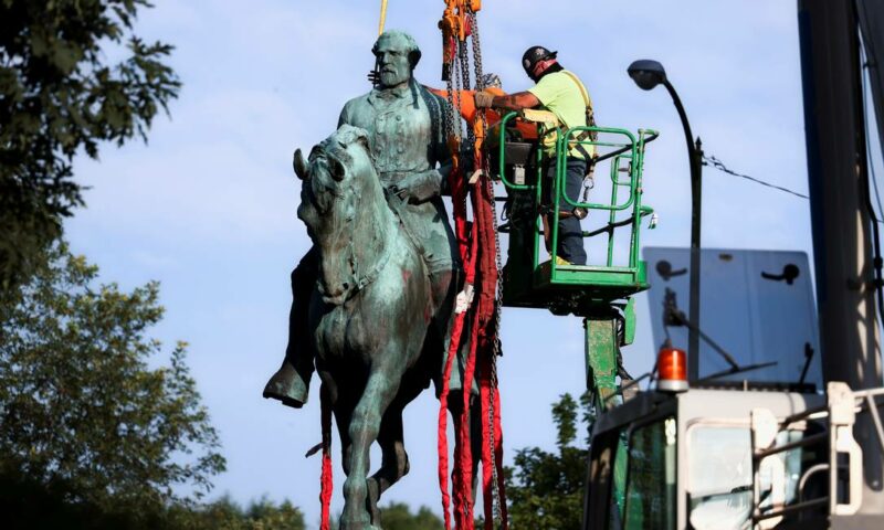 x93828699_Workers-remove-a-statue-of-Confederate-General-Robert-E-Lee-after-years-of-a-legal-batt.pagespeed.ic_.LbqFea-pTT-e1625935797747