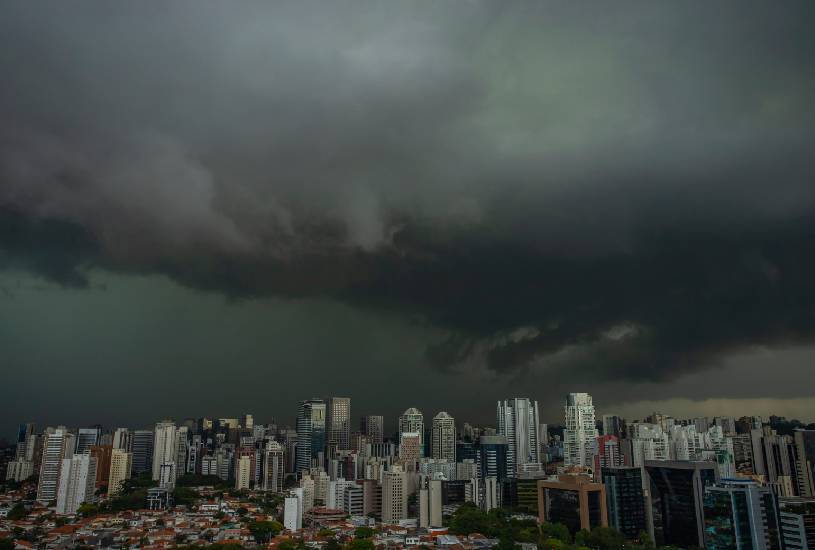 alerta-amarelo-tempestade-perigo-potencial