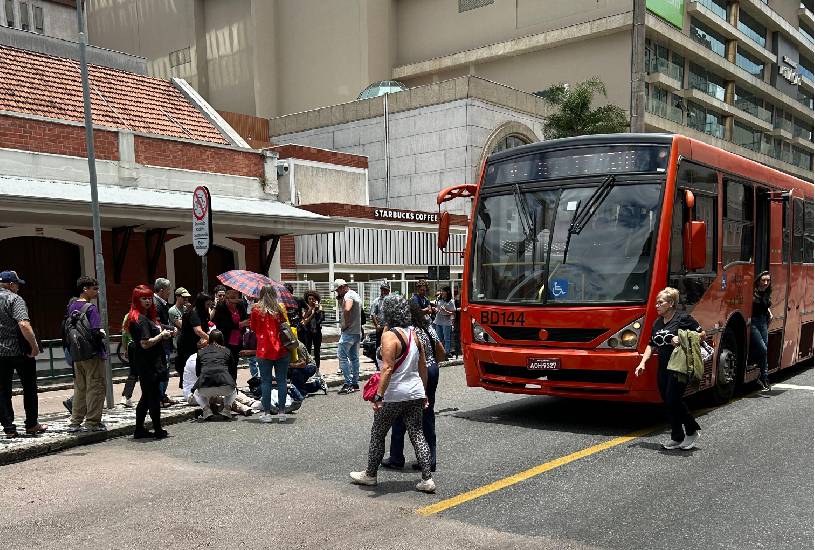 homens-atropelados-por-onibus