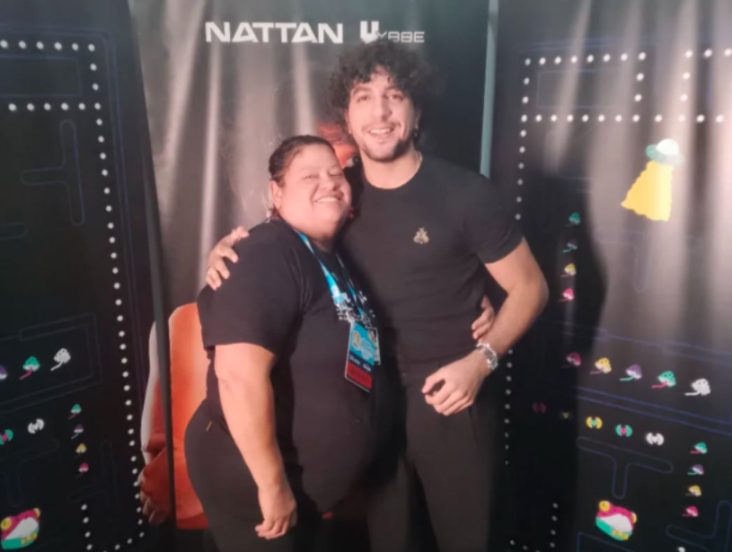 nattan-surpreende-funcionaria-com-presente-de-100-mil