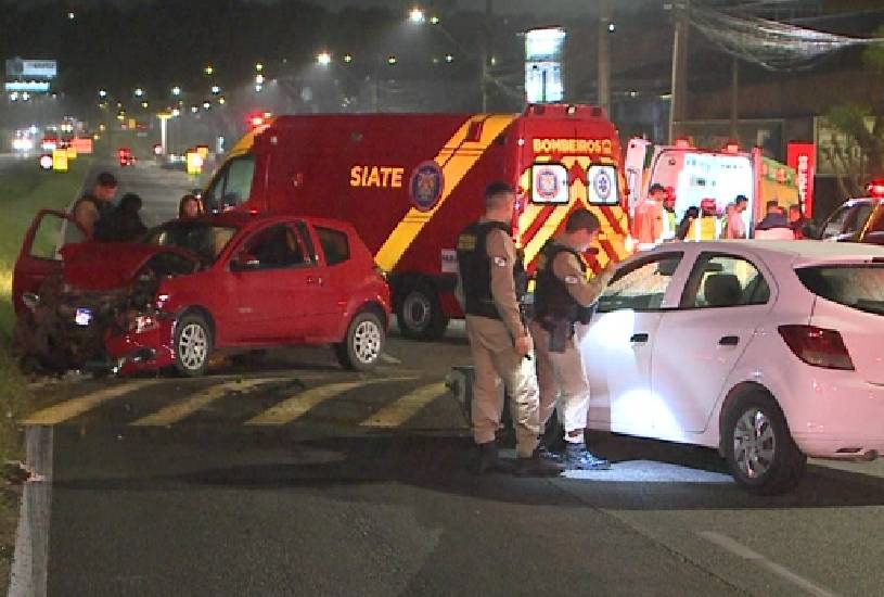 acidente-sao-jose-dos-pinhais-carro
