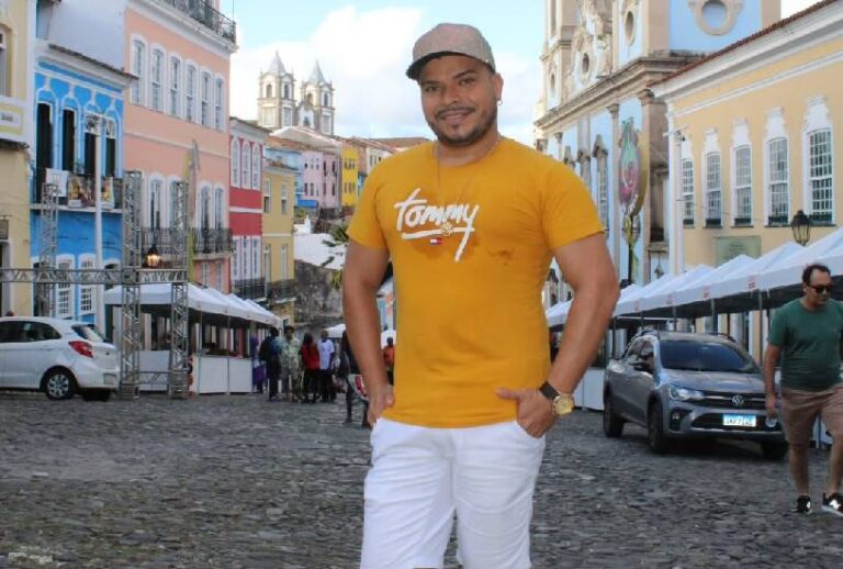 cantor-de-forro cantor-de-forro