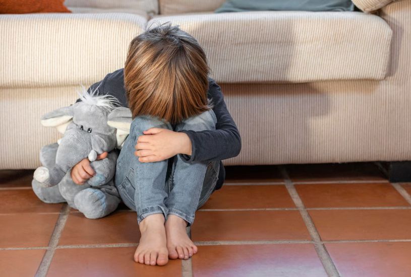 adolescente-preso-abuso-infantil