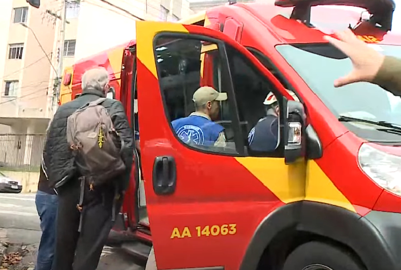acidente-moto-carro-fratura-perna