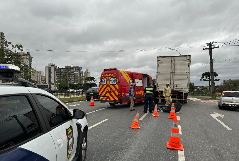 acidente-na-linha-verde-ambulancia