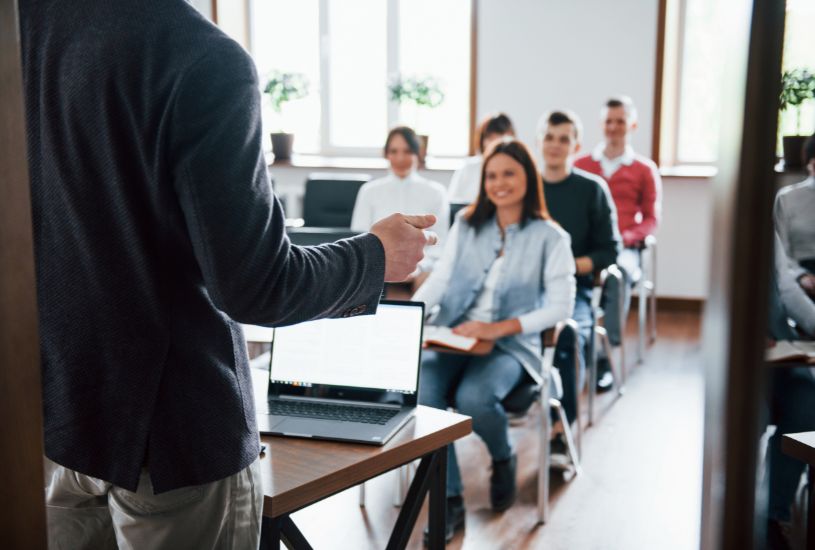 cursos-gratuitos-de-capacitacao-profissional-curitiba