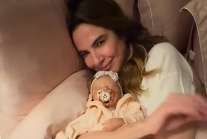 luciana gimenez bebê reborn