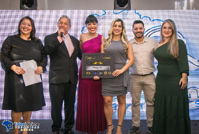 massa-fm-umuarama-recebe-premio