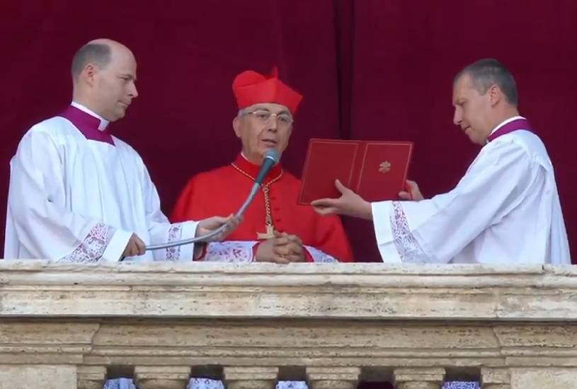 novo-papa-momento-anuncio