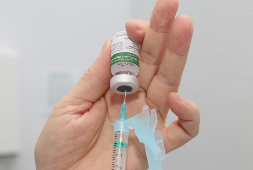 vacina-da-gripe-supermercado-quartel-e-empresas