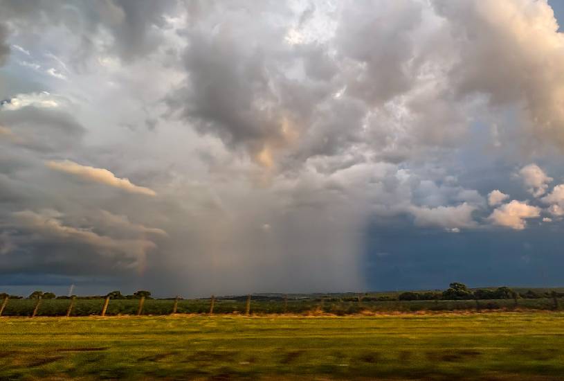 alerta-de-tempestade-no-parana-ventos-intensos