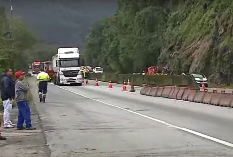 br-277-comeca-a-ser-liberada-apos-ficar-interditada-por-3-horas