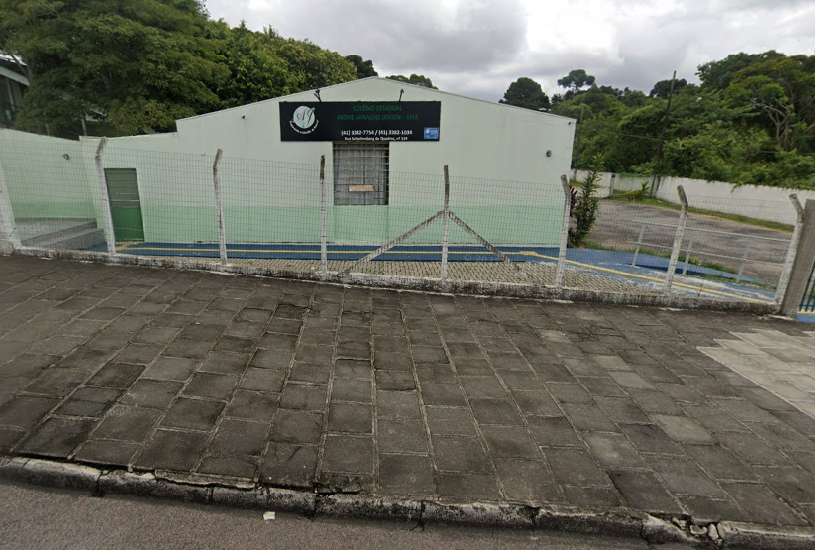 homem-invade-escola-armado