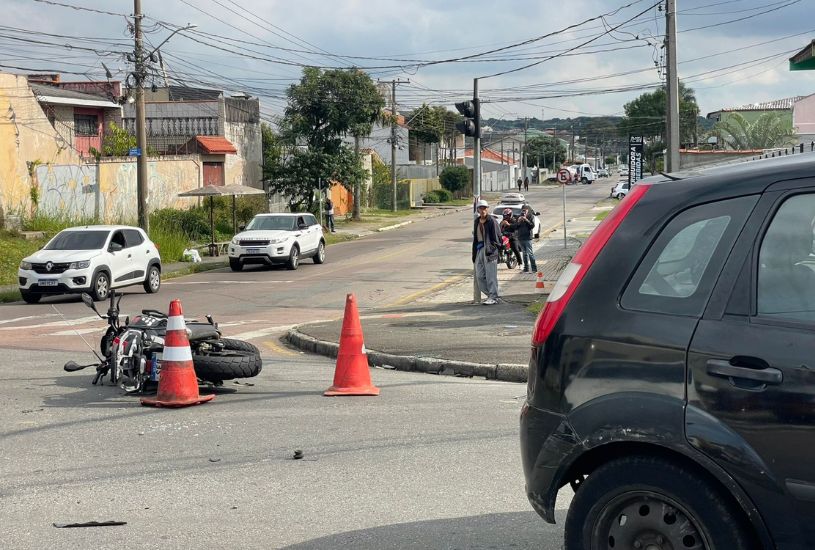 motociclista-voa-apos-colidir-com-carro
