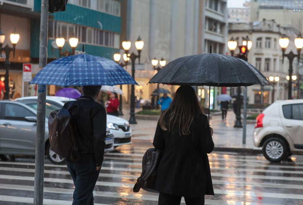 tem-chuva-parana-hoje