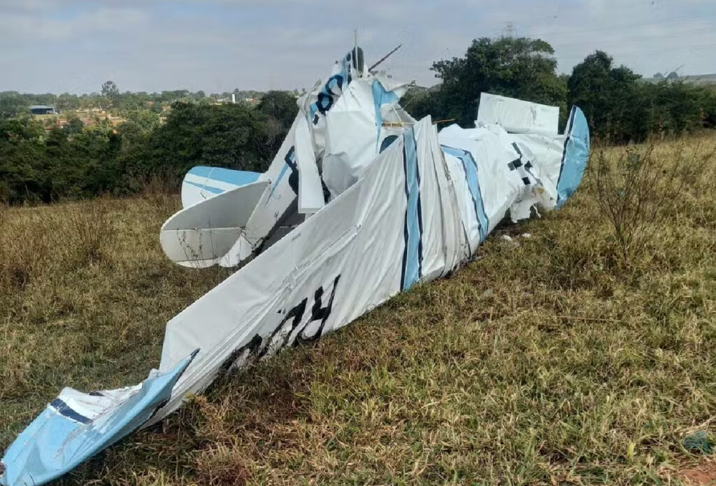 aviao-cai